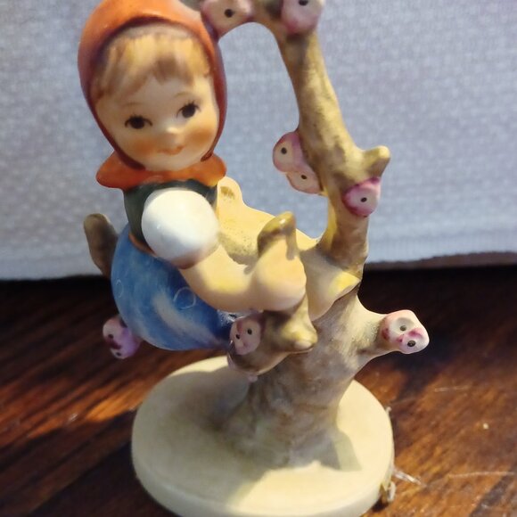 4 Girl Hummels - Picture 3 of 8